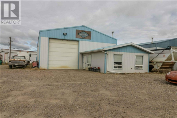 3705A 57 Ave, Innisfail