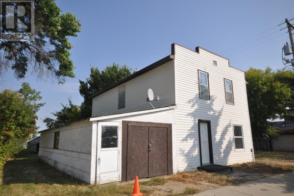 5016 51 Avenue, Clive