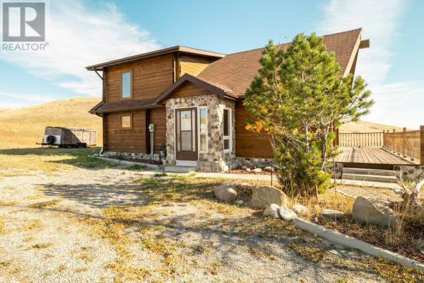 404 4th Street, Rural Pincher Creek No. 9, M.D. of