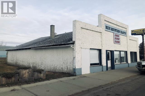 108 Main St, Oyen