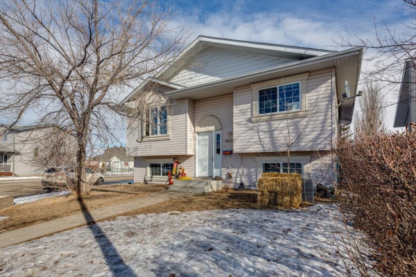 4448 55 AvenueCrescent, Innisfail
