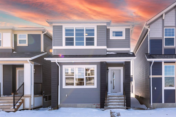 578 Corner Meadows Way NE, Calgary