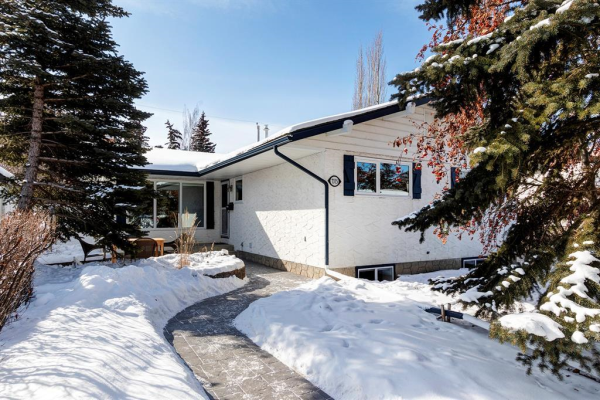 7315 61 Avenue NW, Calgary