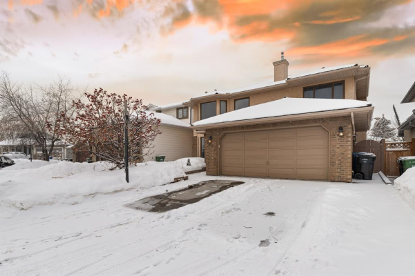 107 Douglas Woods Mews SE, Calgary
