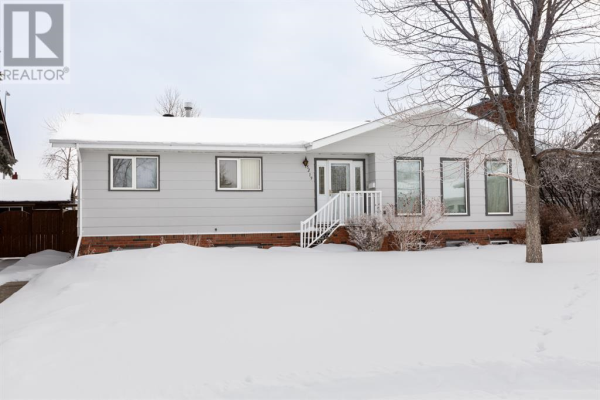 5219 45 StreetClose, Innisfail