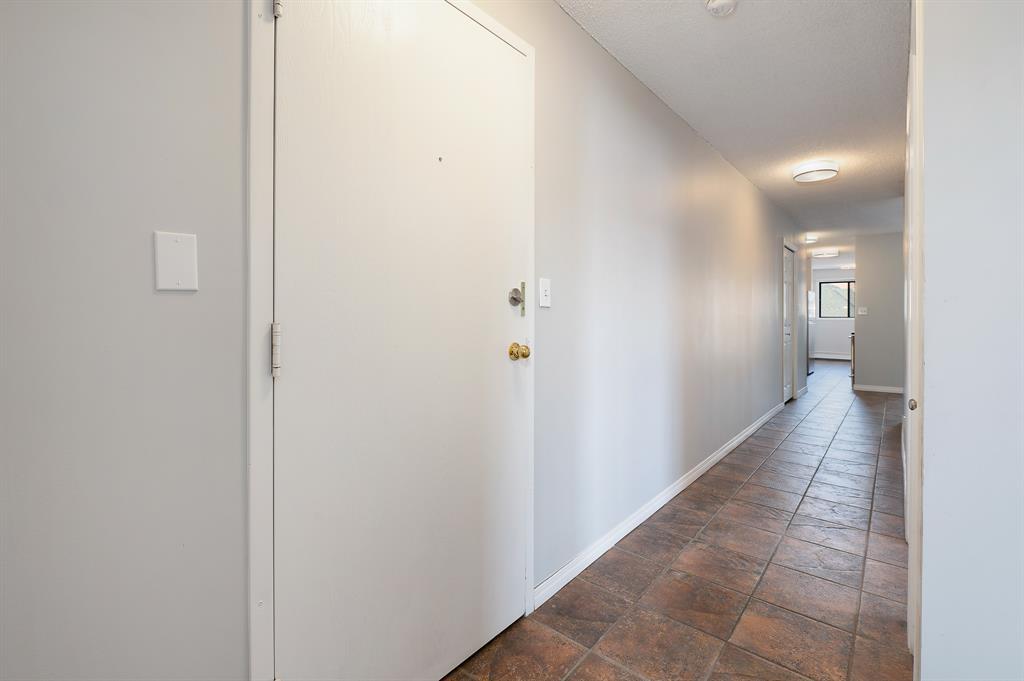 Listing A2033029 - Large Photo # 3