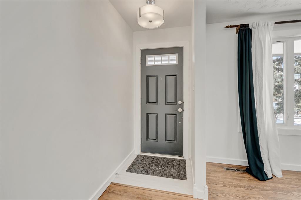 Listing A2033037 - Large Photo # 3
