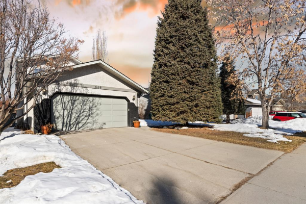 688 Sunmills Drive SE, Calgary