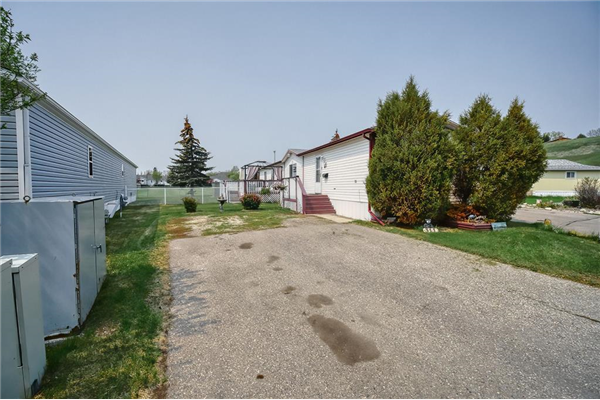 311 Stanley Avenue, Okotoks