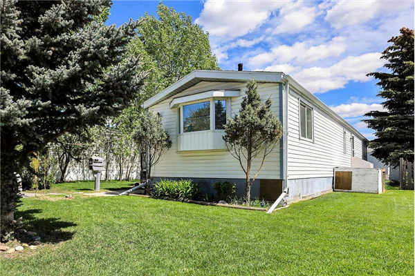 212 Stanley Avenue W, Okotoks