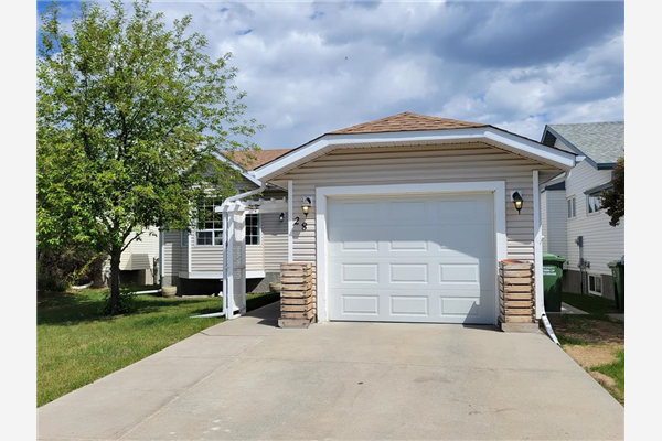 28 West Mcdougall Road W, Cochrane