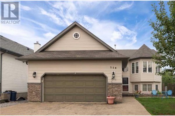 256 Lindstrom Crescent, Fort McMurray
