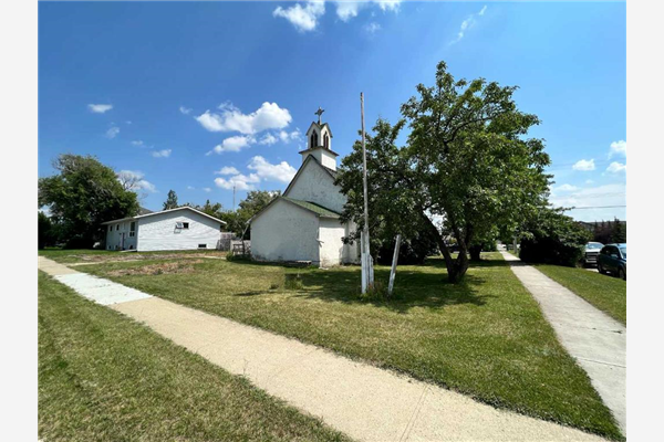 237 1 Avenue, Strathmore