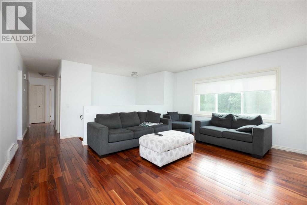 Listing A2077919 - Large Photo # 3