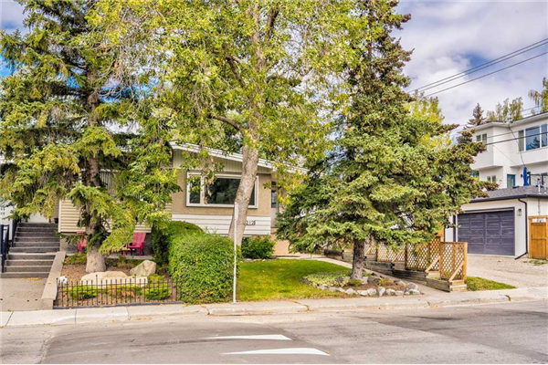 1212 Rosehill Drive NW, Calgary