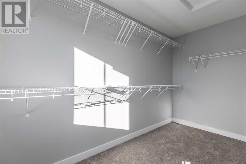 555 Clydesdale Way NW
