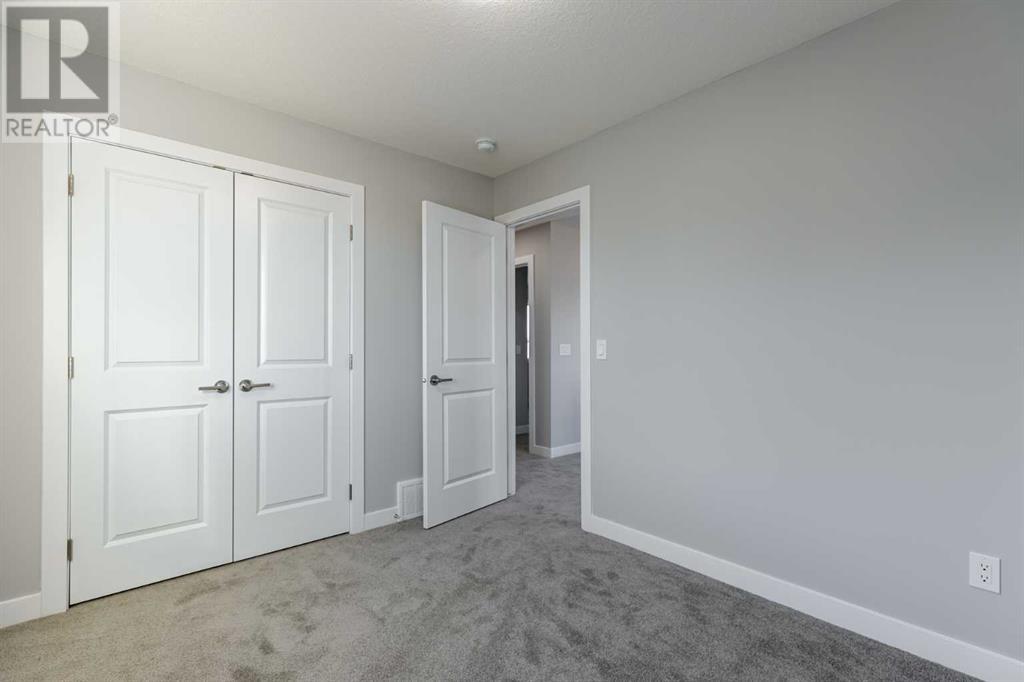 555 Clydesdale Way NW