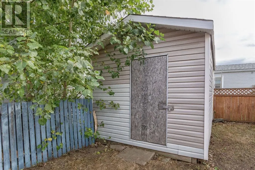 301 Grenfell Crescent