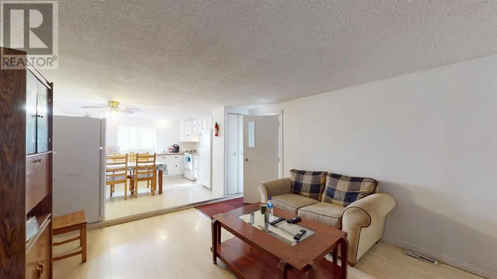 301 Grenfell Crescent