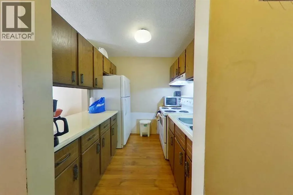 311, 14921 Macdonald Drive