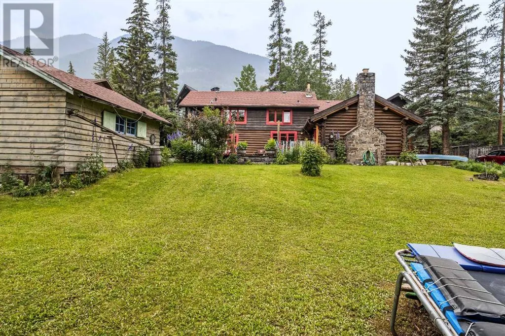 128 Kootenay Avenue
