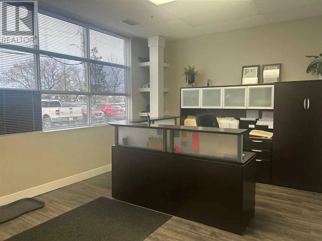 11, 4511 Glenmore Trail SE