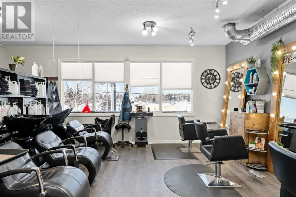 200, 14 Crystalridge Drive