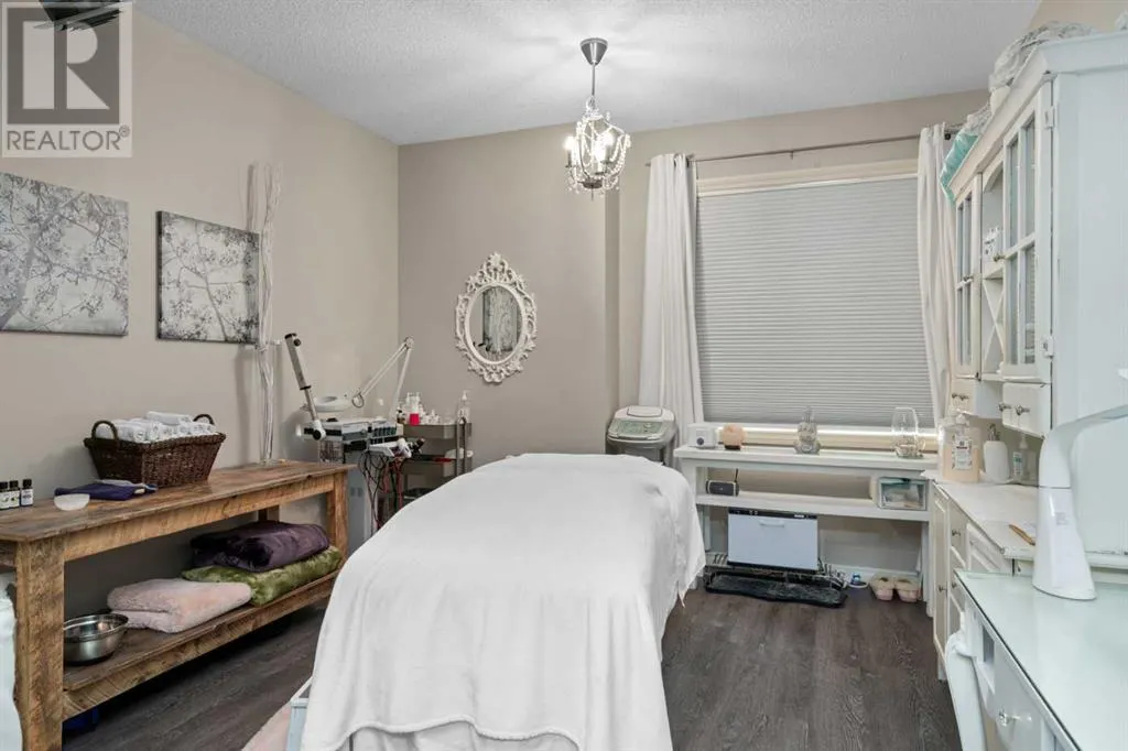 200, 14 Crystalridge Drive