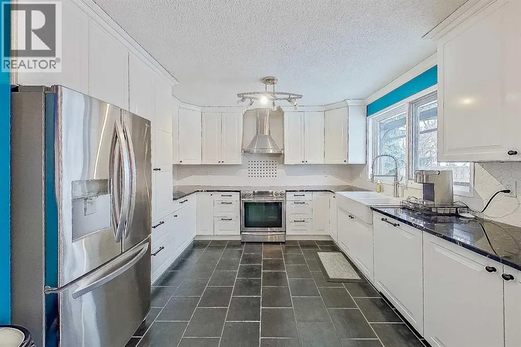 206 Kennedy Crescent