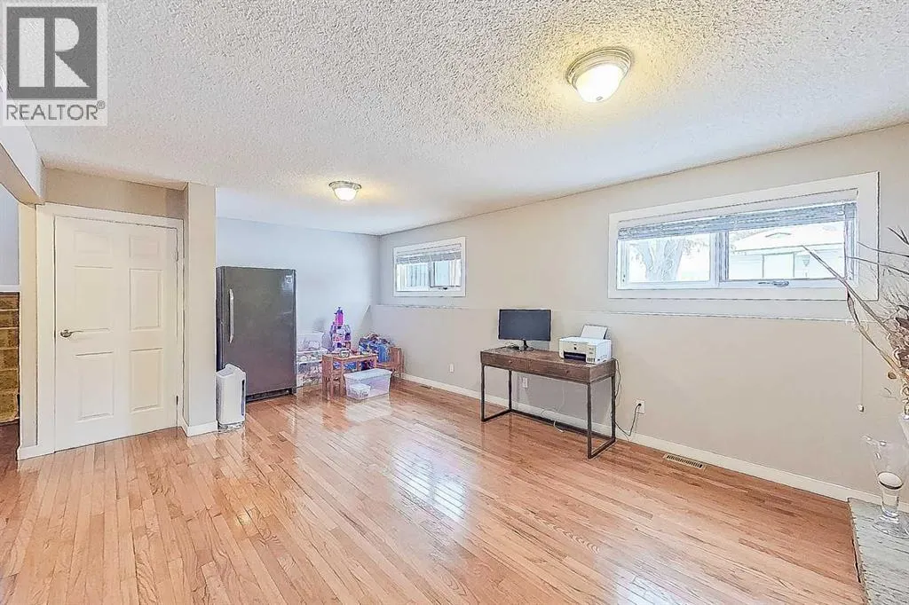 206 Kennedy Crescent