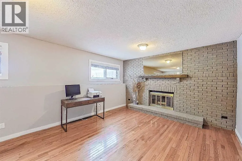 206 Kennedy Crescent