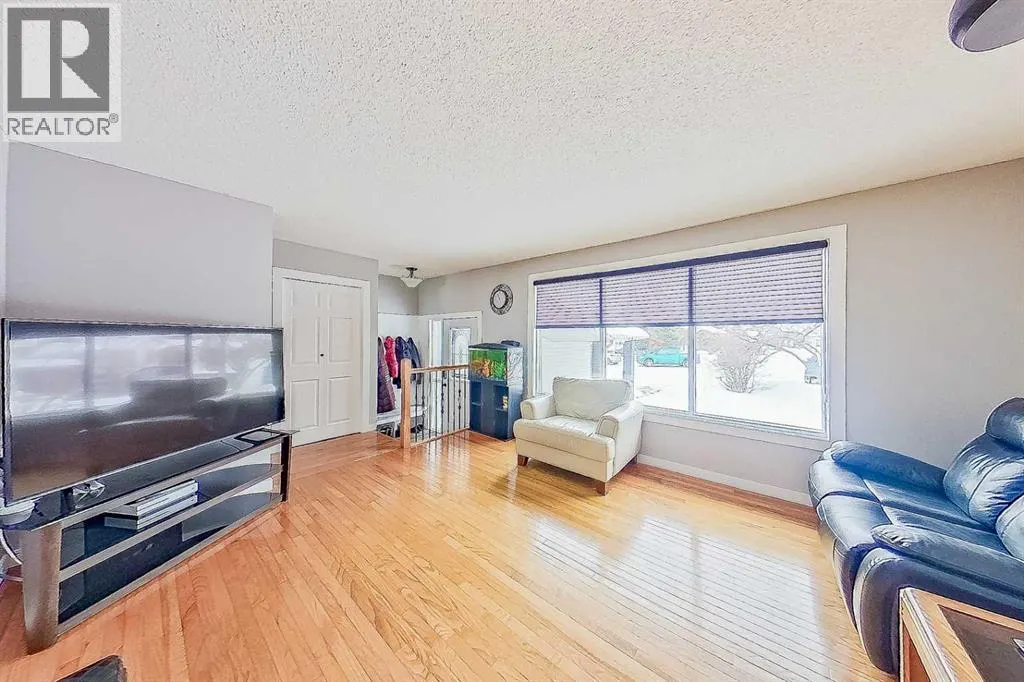206 Kennedy Crescent