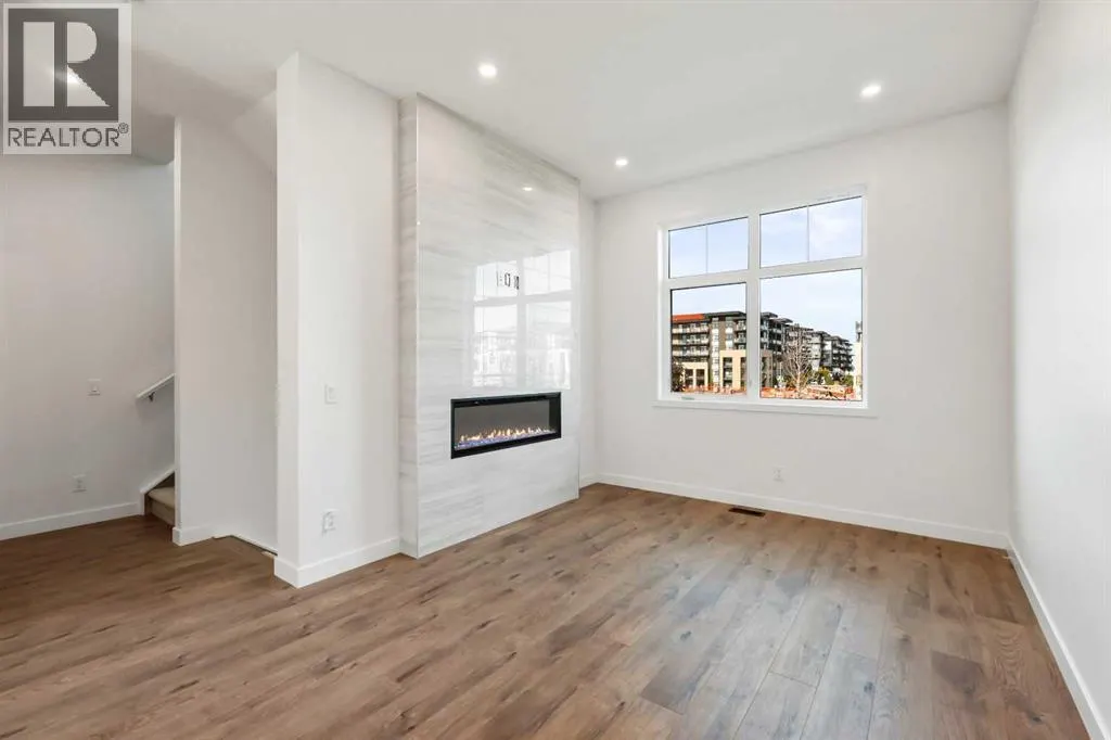 211, 595 Mahogany Road SE