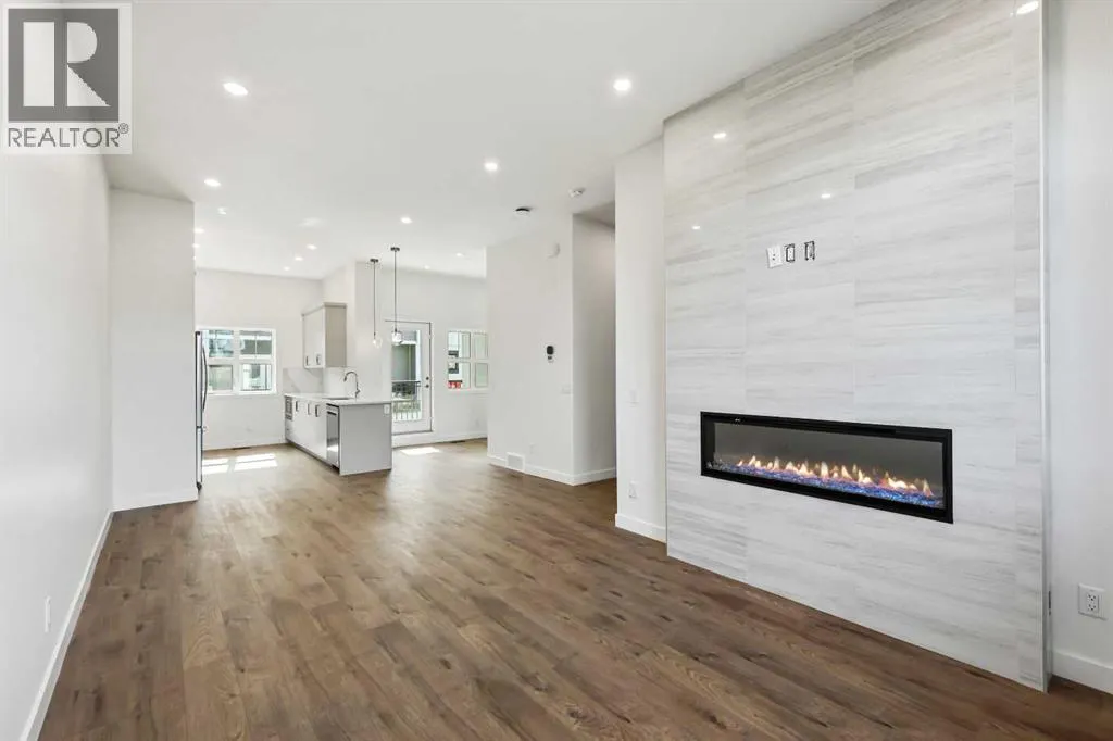 211, 595 Mahogany Road SE