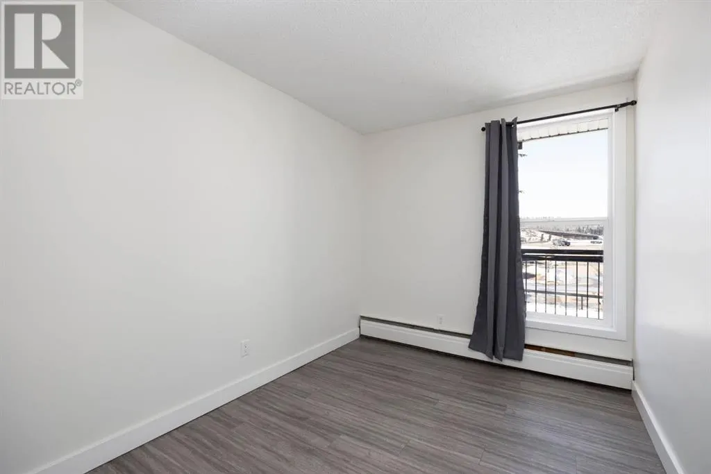 208, 14921 Macdonald Drive