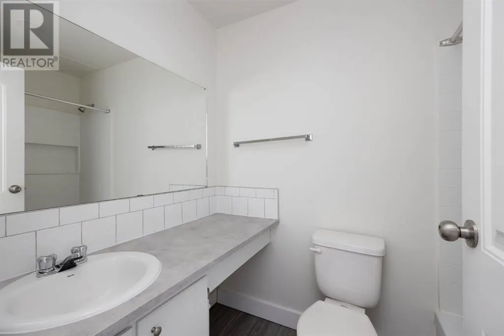 208, 14921 Macdonald Drive