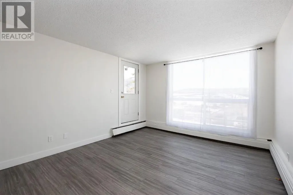 208, 14921 Macdonald Drive