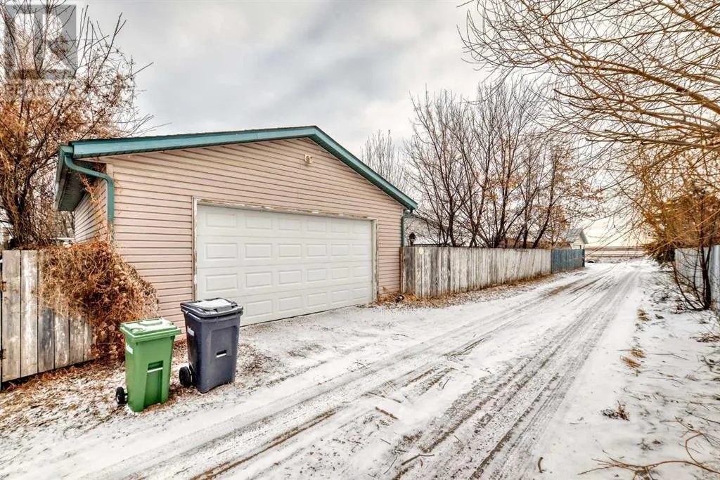 203 Strathaven Bay
