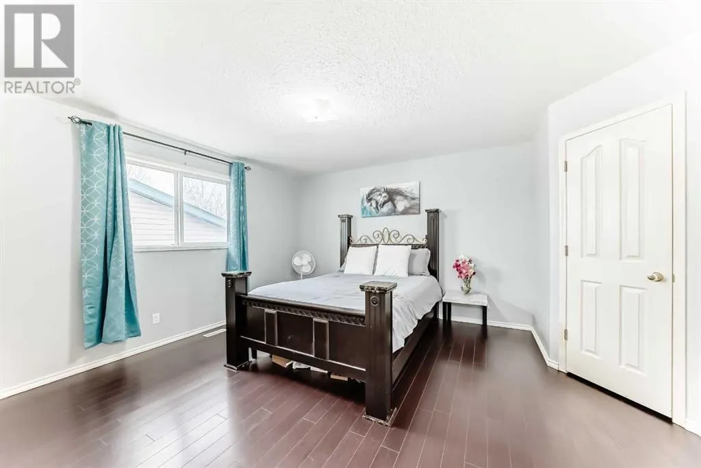 203 Strathaven Bay