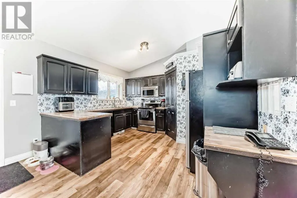 203 Strathaven Bay