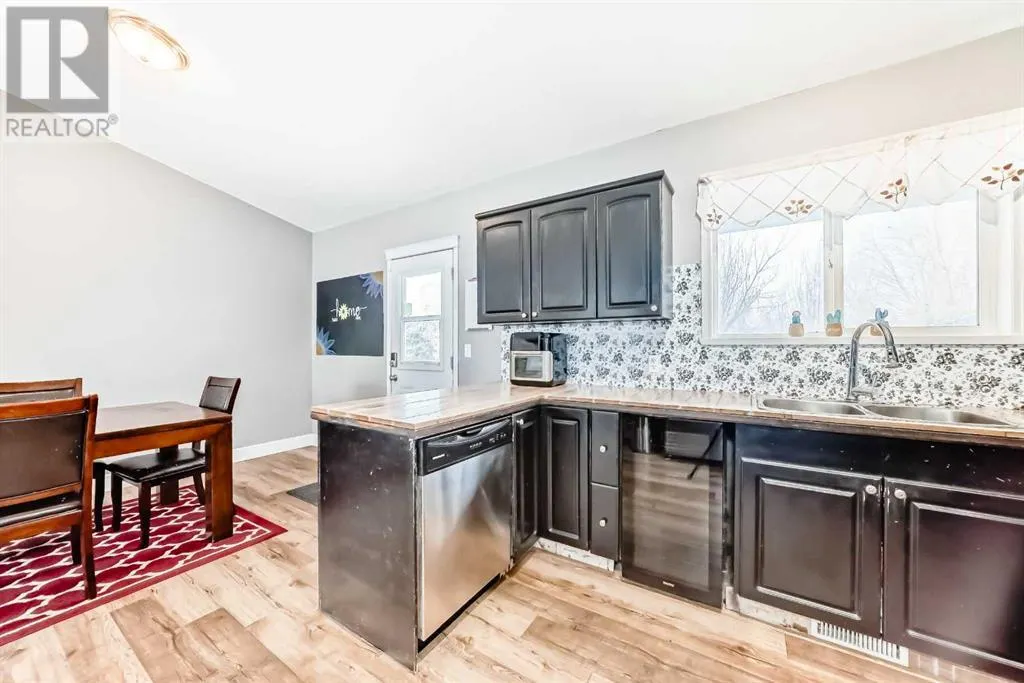 203 Strathaven Bay