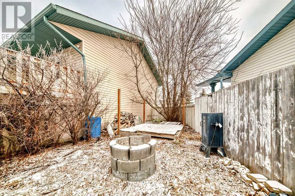 203 Strathaven Bay