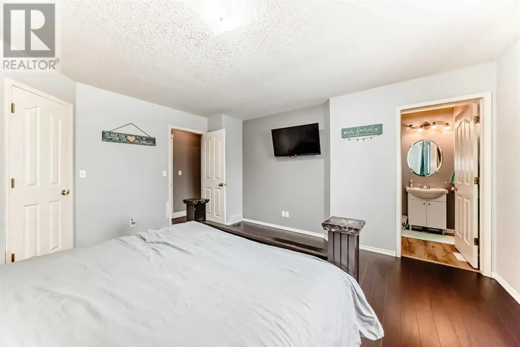 203 Strathaven Bay