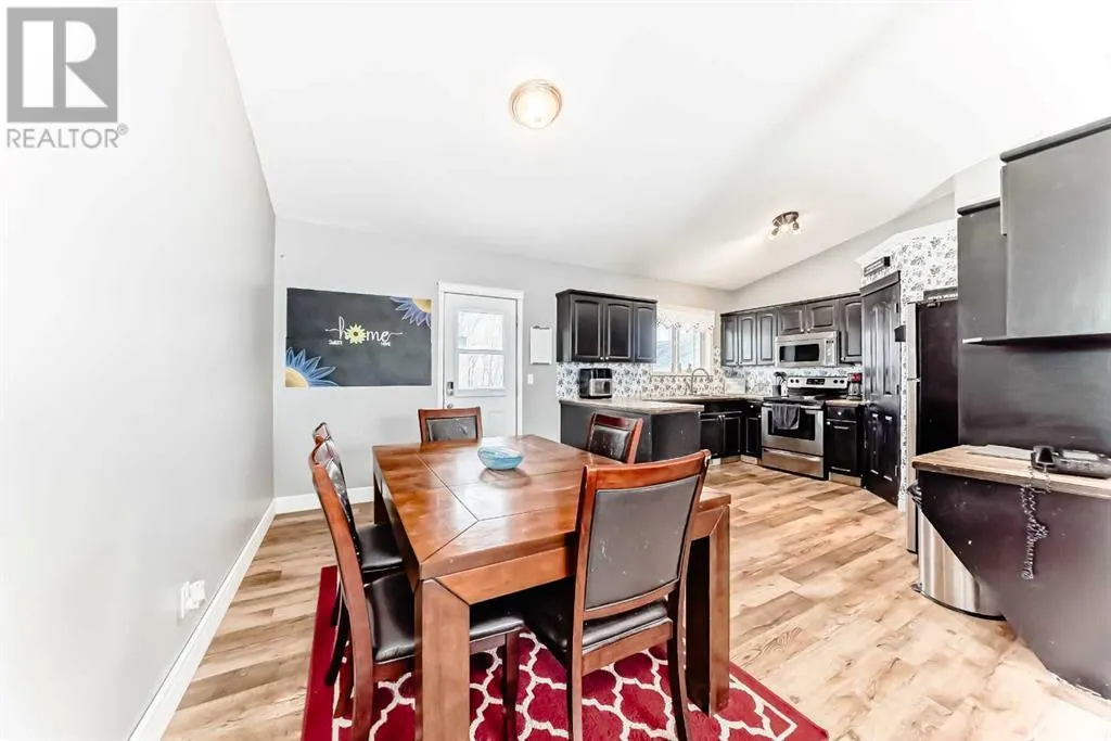 203 Strathaven Bay