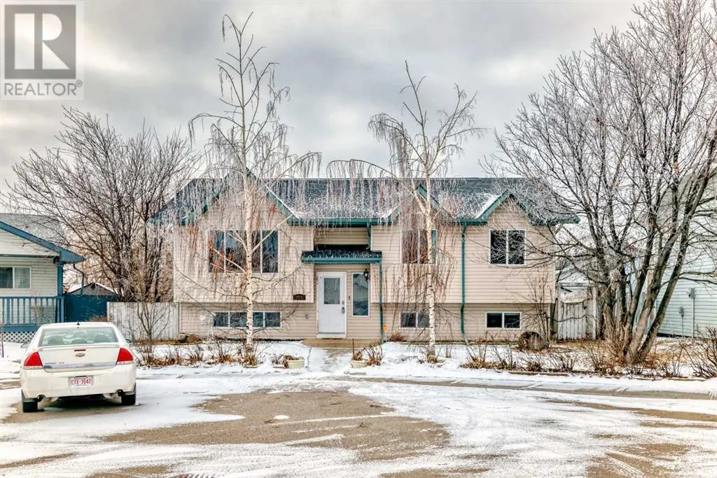 203 Strathaven Bay