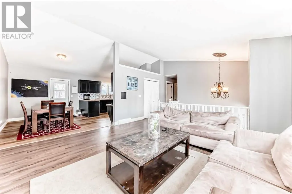 203 Strathaven Bay