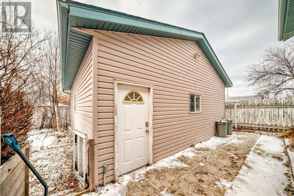 203 Strathaven Bay