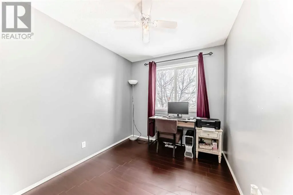203 Strathaven Bay