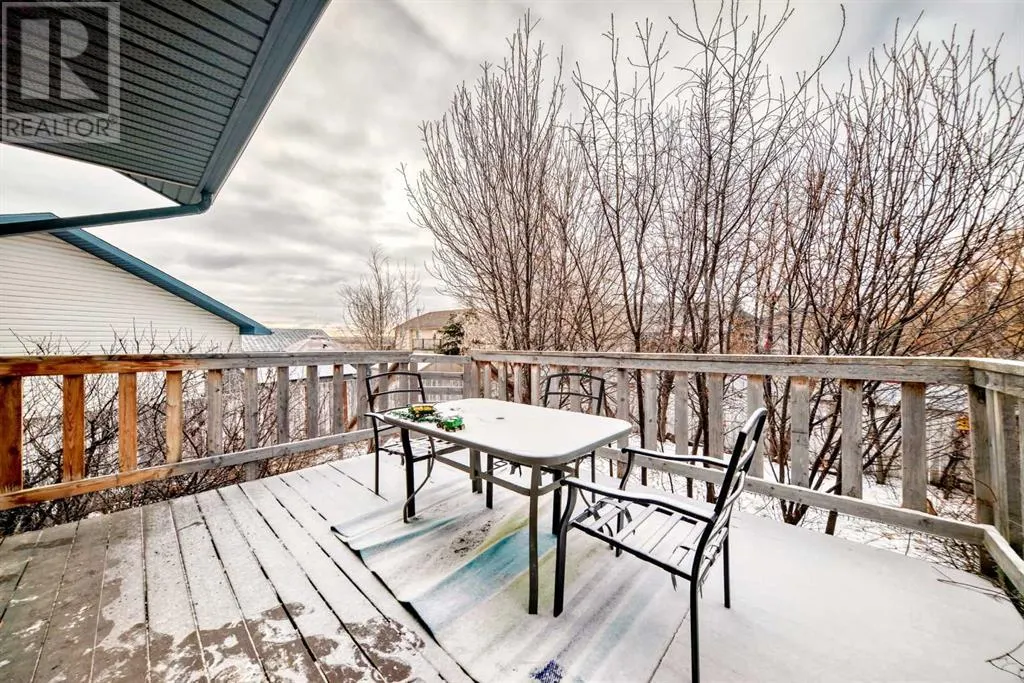 203 Strathaven Bay