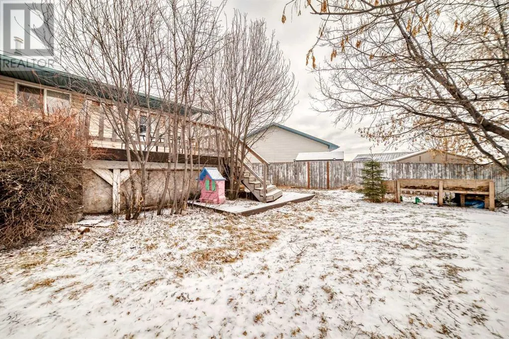 203 Strathaven Bay